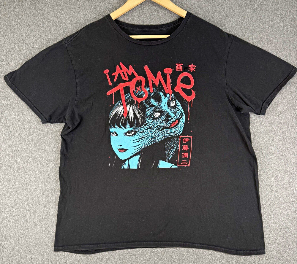 Junji Ito Collection Large Black I Am Tomie Graphic T Shirt Crunchyroll Horror